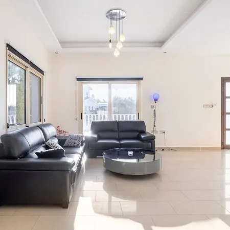 A Located In The Middle Of The Mountains .. Villa Trimitusa