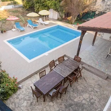A Located In The Middle Of The Mountains .. Villa Trimitusa