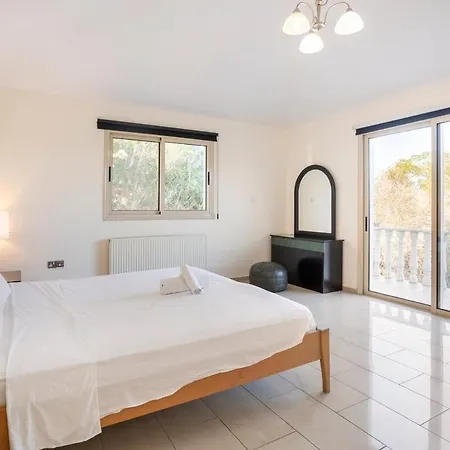 A Located In The Middle Of The Mountains .. Villa