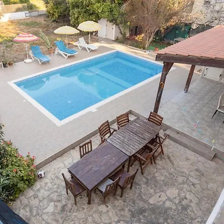 Villa A Located In The Middle Of The Mountains ..