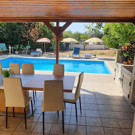 A Located In The Middle Of The Mountains .. Τρεμιθούσα